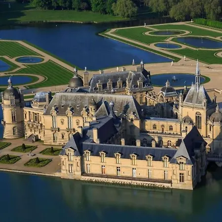 La Petite Cantilienne Chantilly